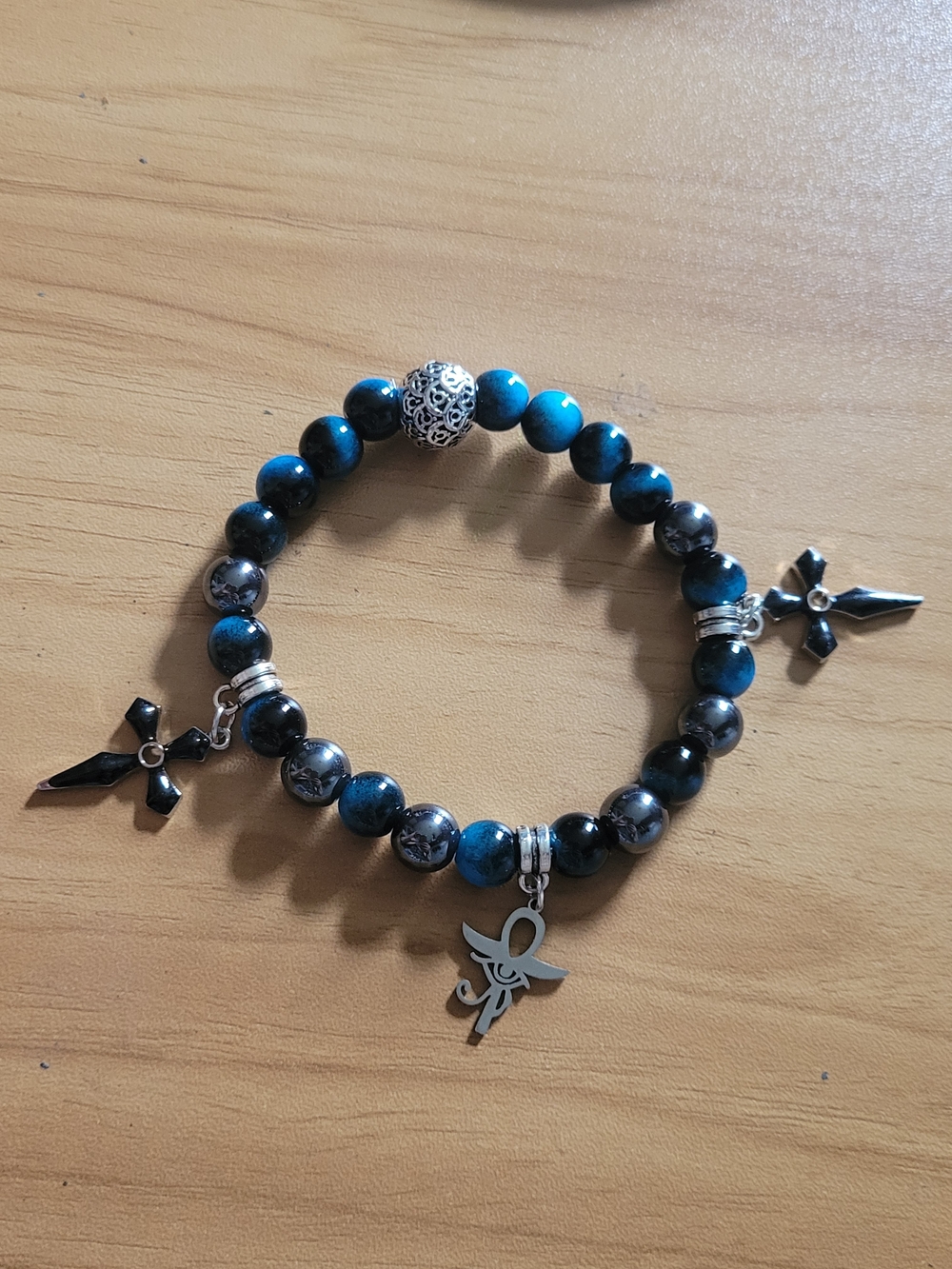 💐NEW💐 Blue & Black Beaded Cross  Charm Bracelet